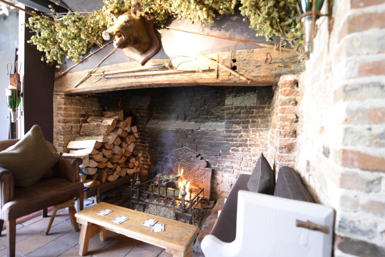The Woolpack Inn Wavehorne Exteriör bild