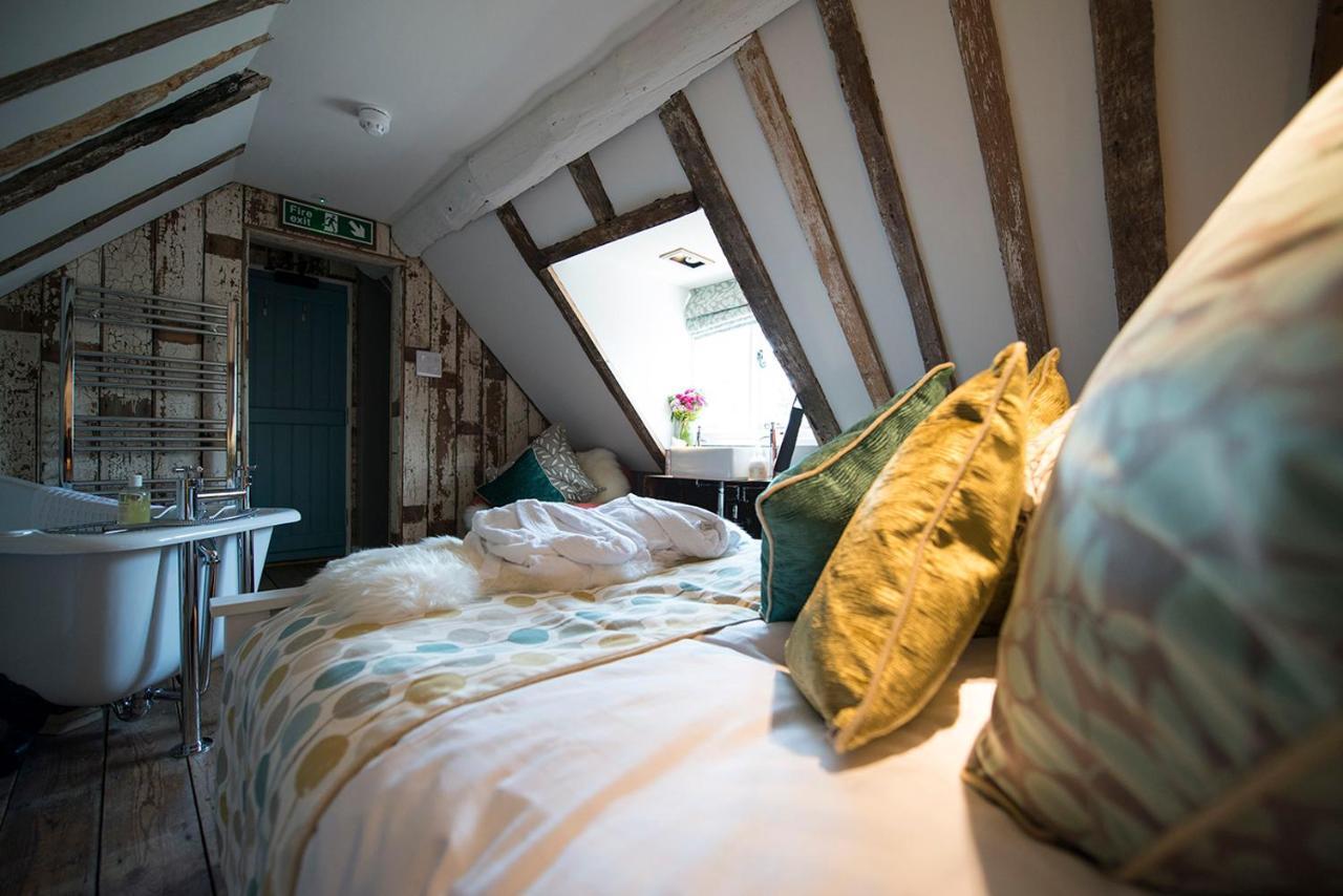 The Woolpack Inn Wavehorne Exteriör bild